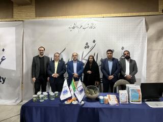 پیوند علم و جامعه در دانشگاه یزد؛ حضور فعال پژوهشکده گیاهان دارویی و صنعتی اردکان در شب علم ۱۴۰۴
